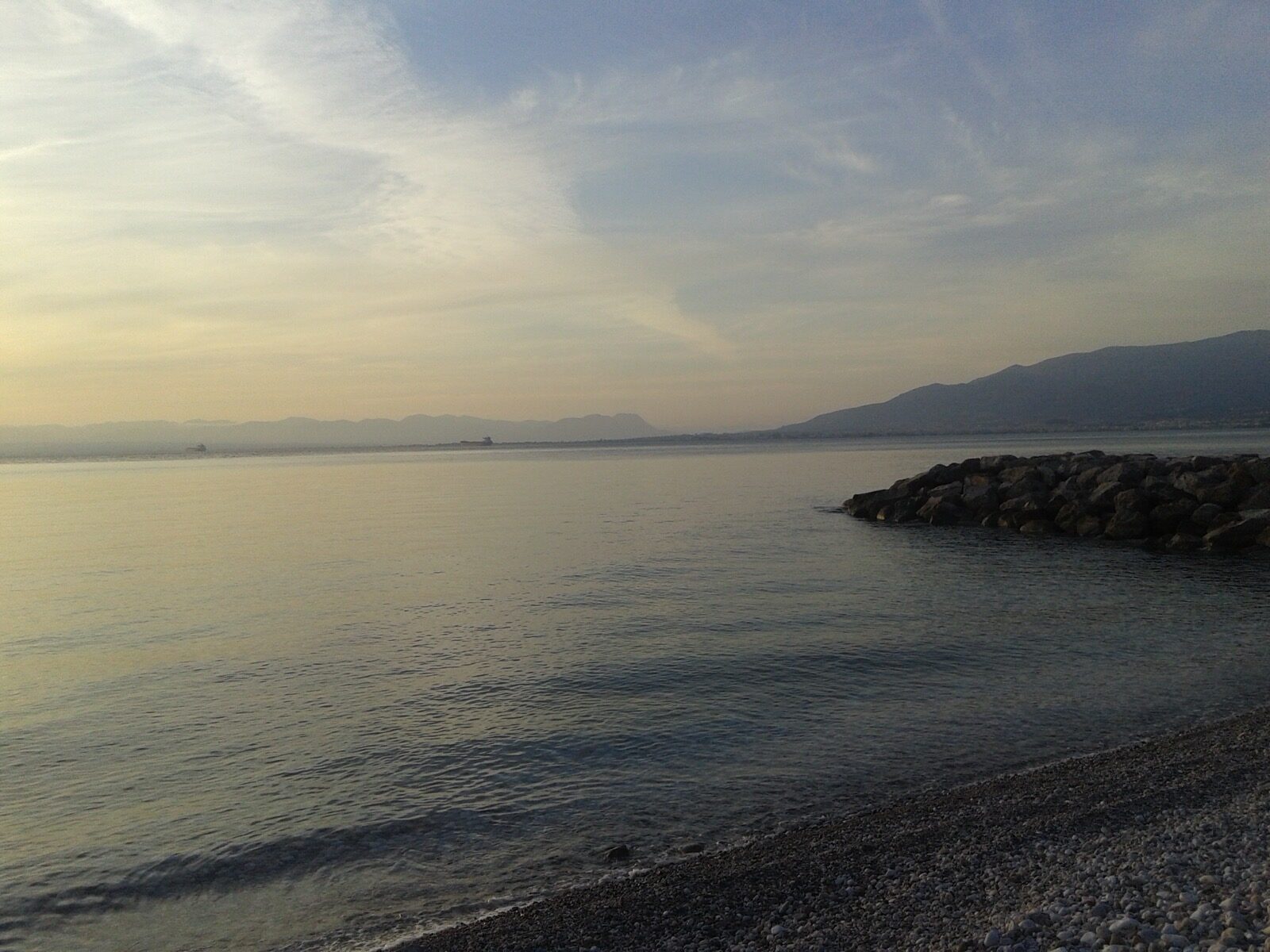 Almiros Beach: Hip Beach Bars and Free Sunbeds Near Kalamata
